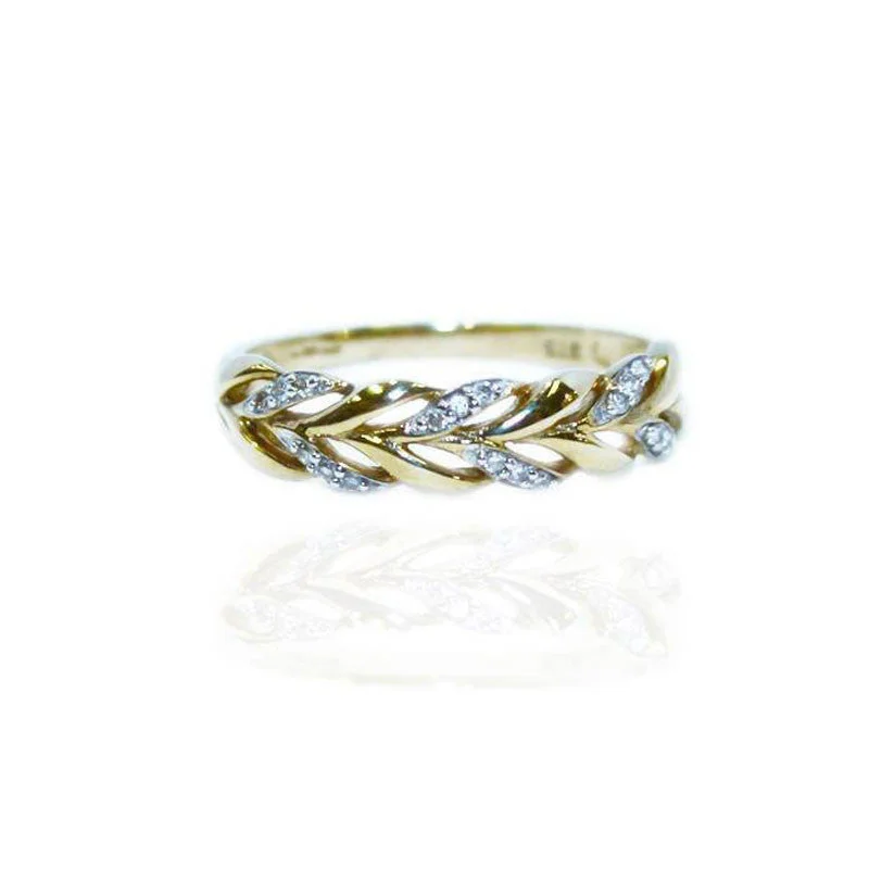 Luxury Diamond Band-Celtic Pleat Ring in Gold with Diamonds