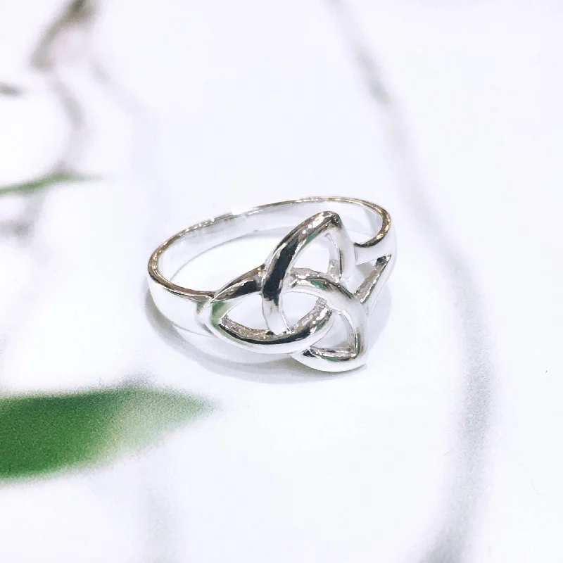 Elegant Pearl Ring-Sterling Silver Trinity Knot Ring